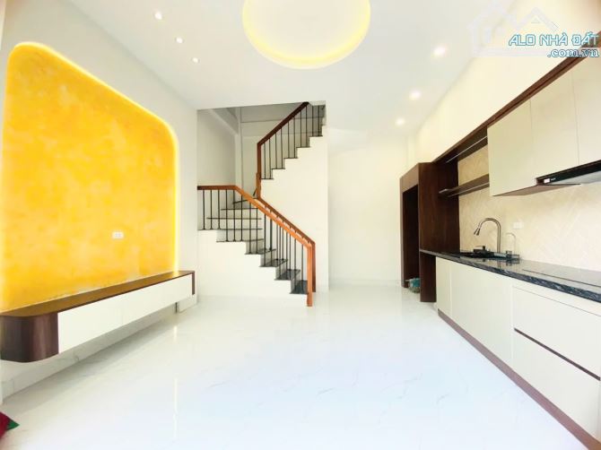 💥 SIÊU HIẾM NHÀ ĐẸP NGÔ GIA TỰ LONG BIÊN, 5 TẦNG, Ô TÔ ĐỖ CỬA, NGÕ THÔNG, GIÁ 5.X TỶ💥