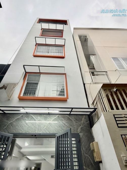 Căn hộ dịch vụ đường Phan Văn Hân, giáp Quận 1 - 5 tầng BTCT - 7,x tỷ