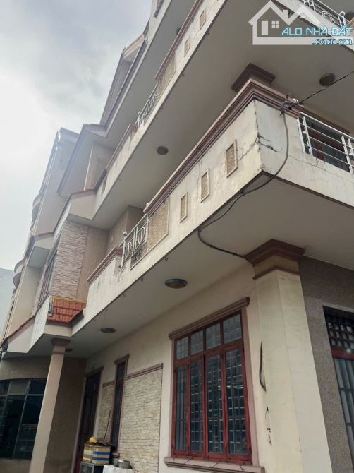 BÁN BIỆT THỰ SÂN VƯỜN ĐẲNG CẤP – HẺM XE HƠI NGUYỄN ẢNH THỦ – GIÁ SỐC CHỈ 25 TỶ