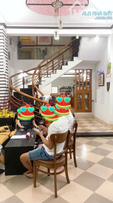 📌📌📌LÀM VIỆC TRỰC TIẾP GIÁ TỐT !!!Bán nhà 3 tầng MT đường Hoà Minh 7