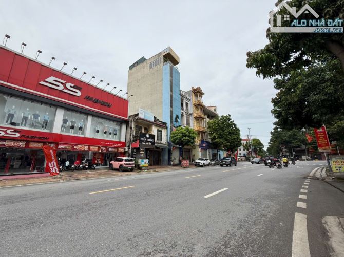 BÁN NHÀ 5 TẦNG – 150m² – MẶT PHỐ CAO LỖ – ĐỐI DIỆN CHỢ TÓ – DÒNG TIỀN KHỦNG.