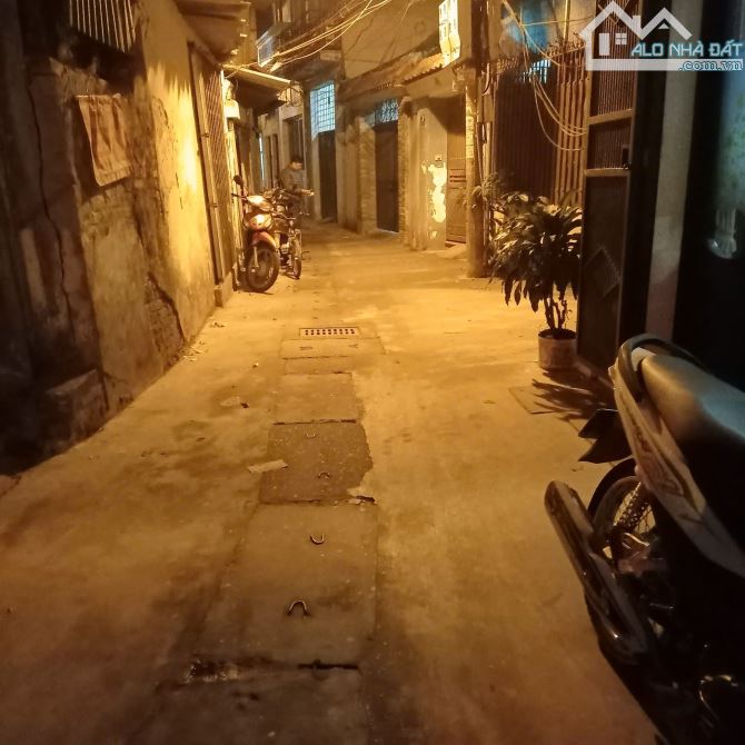 Cho thuê Nhà ngõ 29 Khương Hạ, Khương Đình, Thanh Xuân. Dt 35m 4 tầng, giá 13.5tr