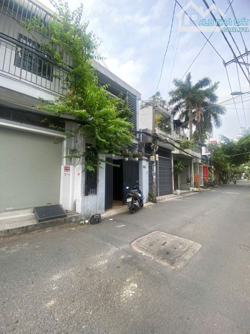 Bán gấp thửa đất diện tích 10M x 23M, DTCN 233m2 đường 8M Phan Huy Ích thông chỉ 17.2 tỷ