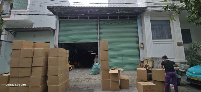 Bán kho 200m2, tỉnh lộ 10, cách Tên Lửa 200m, cách AEON Bình Tân 5p.