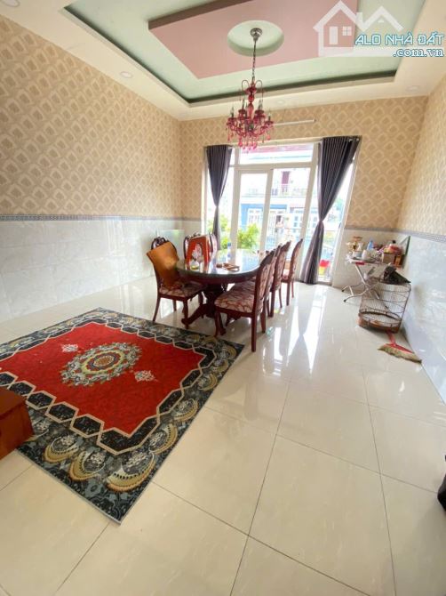 Bán nhà 1T1L 10x20m, mặt tiền đường GS17 p. Dĩ An - 10