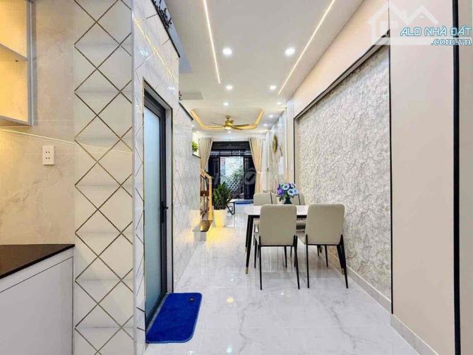 Bán cực gấp! Nguyễn Chí Thanh- 30m ra ô tô, ngõ ba gác, dân xây - 10