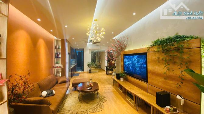 Cần bán căn 3 ngủ CC Stellar Garden-35 Lê Văn Thiêm, DT 93m2, full đồ đẹp, giá 7,8 tỷ - 10