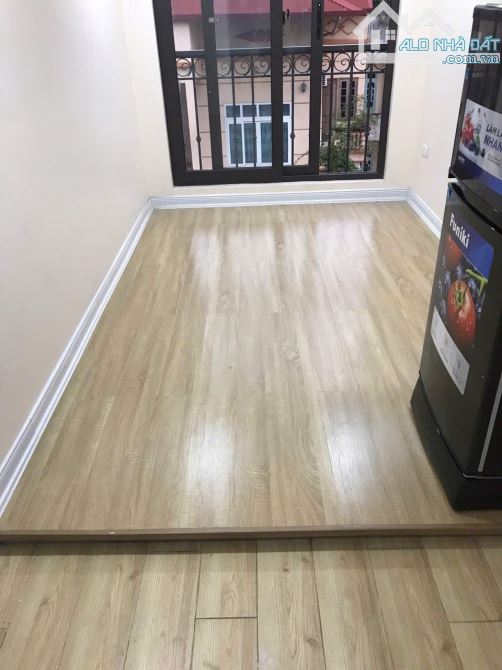 CHDV 120TRIỆU/ THÁNG - HẠ YÊN QUYẾT - TRUNG KÍNH - NGÕ 3M - 7 TẦNG TH MÁY - NHỈNH 24 TỶ - 11