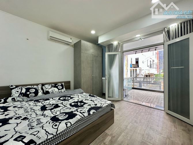 Căn hộ rộng ngay trung tâm quận 1, bancol tách bếp đón nắng, gần đại học Hoa Sen, UEH - 11