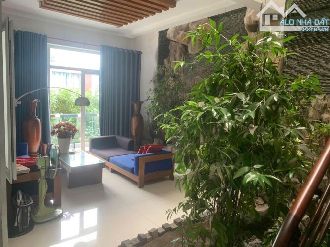 🎉🎉MẶT TIỀN KINH DOANH CỰC VIP- PHỐ HẢI CHÂU- DIỆN TÍCH LỚN 123M2- NGANG SIÊU RỘNG GẦN 10 - 11