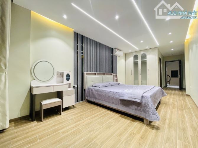 Nhà mới Văn Chương quận Đống đa: 6T, thang máy, sát phố, ô tô con lùi đến cửa - 9.3 tỷ - 1