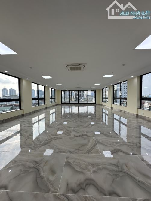 TÒA NHÀ MẶT PHỐ VIP ĐẸP NHẤT HOÀNG QUỐC VIỆT - THÔNG SỐ VÀNG 250M2 - 10 TẦNG - 8.8M MT - 1
