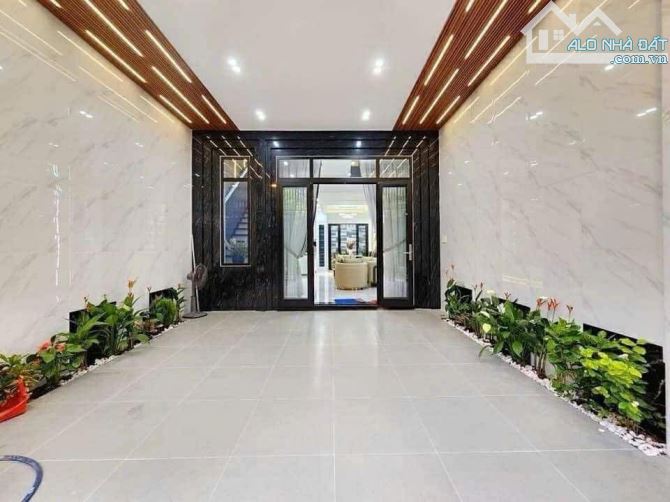 Bán nhà 3 tầng đường Lê Văn Thịnh, gần biển Nguyễn Tất Thành - 1