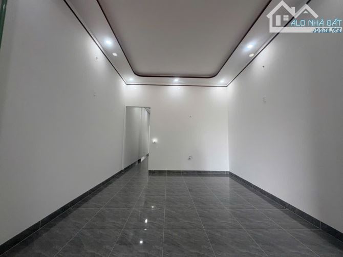 🏡 Nhà mới xinh mặt tiền Hoàng Quốc Việt - 1