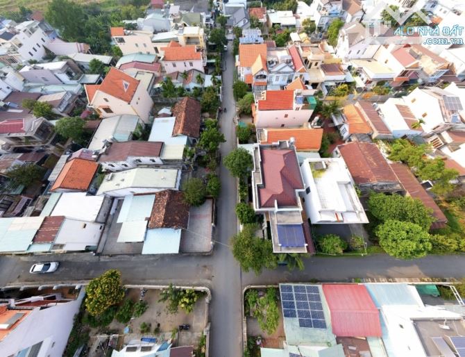 Giá rẻ 11,5 tỷ. Bán nhà 1 trệt 1 lầu khu cư xá Phúc Hải P. Tân Phong. 12x22,5m 270m. - 1