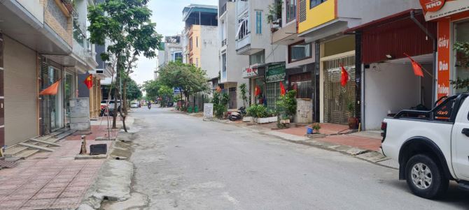 BÁN NHANH 04 MẢNH ĐẤT KHU PHÂN LÔ KD ĐỈNH, NGAY MẶT PHỐ HOÀNG CÔNG CENCO5 - KĐT XA LA HN.
