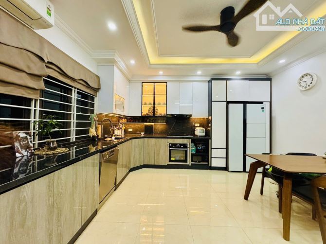 VƯƠNG THỪA VŨ- HƠN 19 TỶ- 51m2- THANG MÁY- 2 THOÁNG- GARA Ô TÔ - 1