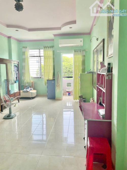 Gía cực rẻ..6 tỷ. Bán nhà 1T2L trục đuờng D, 1sẹc Võ Thị Sáu Thống Nhất. Hoàn công 2 lầu. - 1