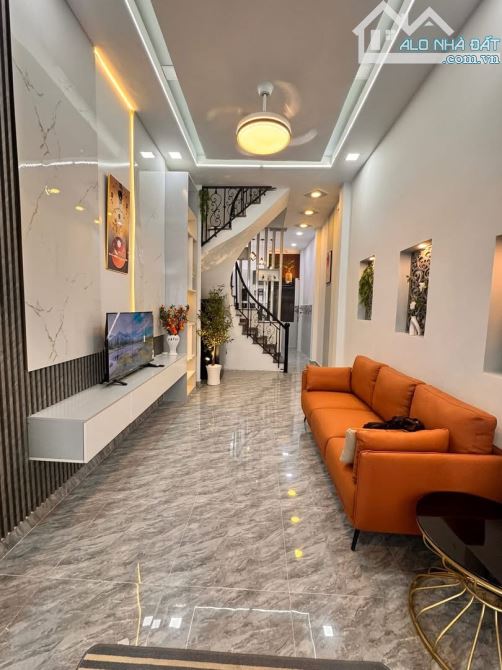 NHÀ HXH TRƯỜNG SA - PHẠM VĂN HAI -40m2 -4 TẦNG -4 PN - SỔ A4 - 1