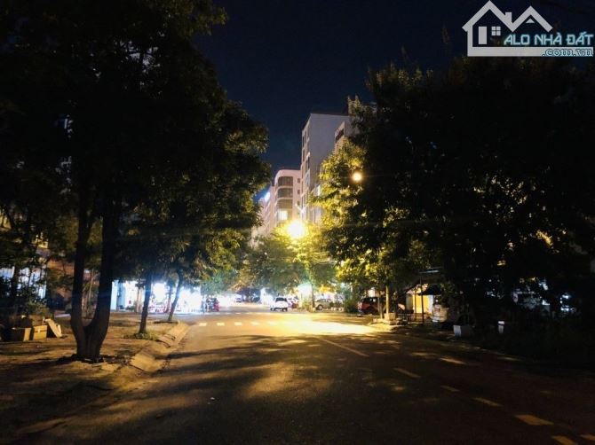BÁN GẤP ĐẤT ĐƯỜNG CHÍNH HỮU NGANG 7.2M 295M2 VUÔNG VỨT CỰC KÌ TIỀM NĂNG CHỈ 130TR M2 - 1