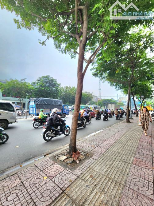 BÁN SHOPHOUSE MẶT TIỀN HOÀNG MINH GIÁM – P.9, PHÚ NHUẬN. 8 căn shophouse – thu 2 tỷ/năm. - 1