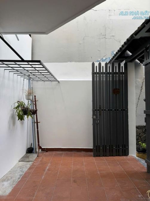 🔥 1 CĂN RA MT HUỲNH VĂN BÁNH, 50m2, 2 TẦNG, 2 PN, 2WC. GIÁ : 9,3 tỷ 🔥 - 1