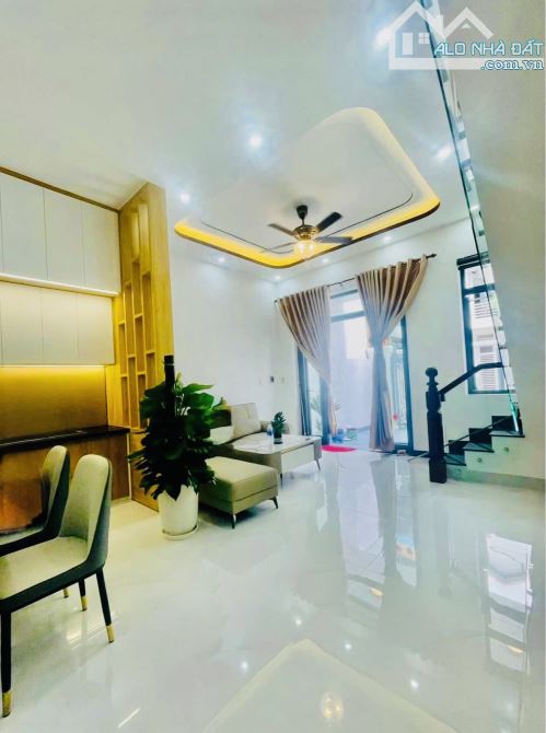 Nhà 2 tầng Tân Cổ Điển ô tô tận sân Phan Chu Trinh - 1