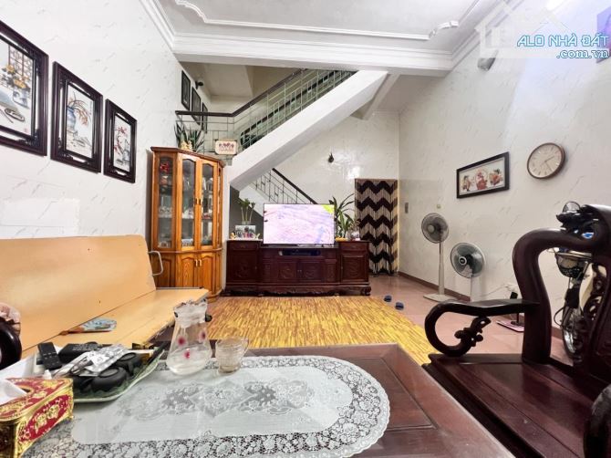 BÁN NHÀ 4T GẦN PHỐ NGUYỄN ĐÌNH THI THÔNG THUỴ KHUÊ TÂY HỒ DT 70M2 MT 4.5M 17 TỶ - 1