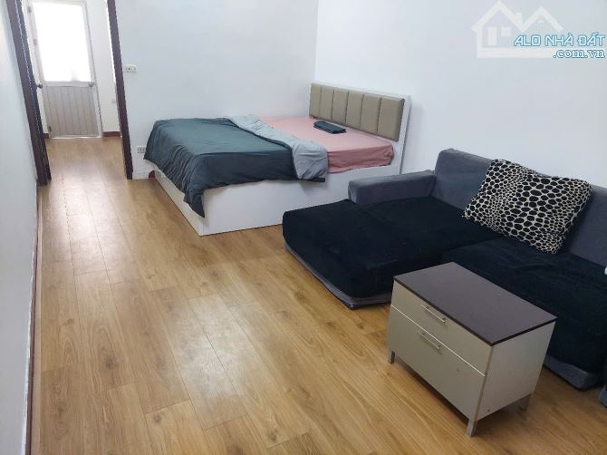 Cho thuê căn hộ tập thể Tầng 4 ngõ 91 Nguyễn Chí Thanh, Đống Đa. Giá: 7.5tr - 1