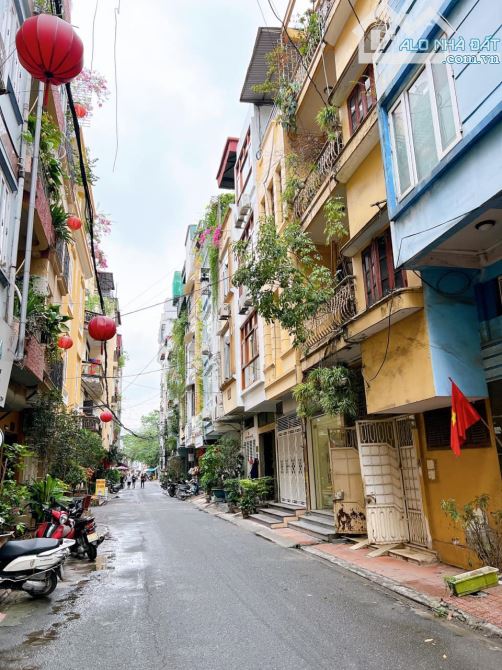 BÁN NHÀ XUÂN THỦY, LÔ GÓC Ô TÔ VÀO NHÀ, 155M2 × 4 TẦNG, MT 10M, 40 TỶ - 1