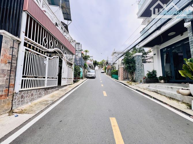 🏡Bán nhà Sổ Riêng đường nhựa ô tô, Dt: 75m2 ngang 5.5m gần trường Đại Học Đà Lạt,phường 8 - 1