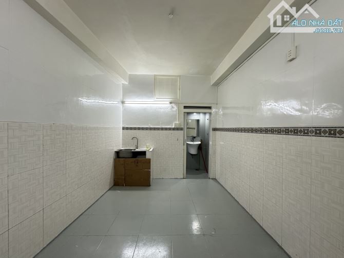 Bán nhà Quận 3 - mặt tiền kinh doanh -  xe tải tránh - 3 tầng - nở hậu - 1