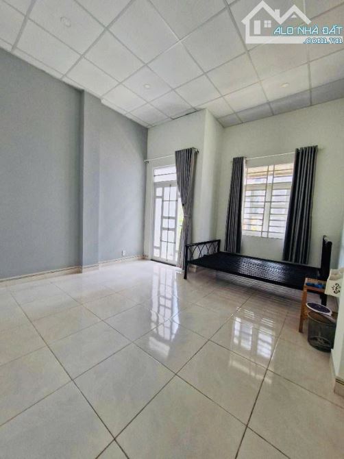 NHÀ 3 TẦNG GẦN MẶT TIỀN ĐƯỜNG - GẦN NGUYỄN DUY TRINH - 5 TỶ XÍU - 1