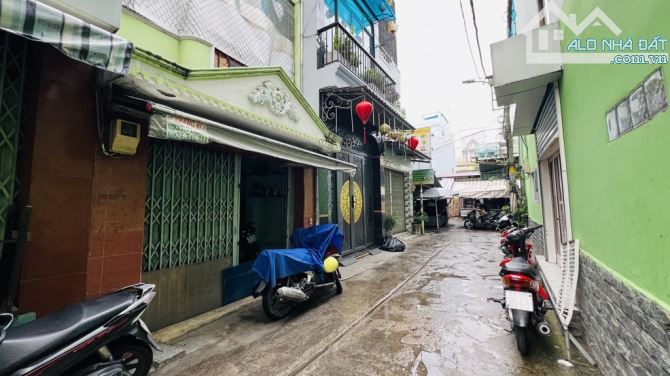 Bình thạnh gần ngã tư hàng xanh, các trường đại học - 1
