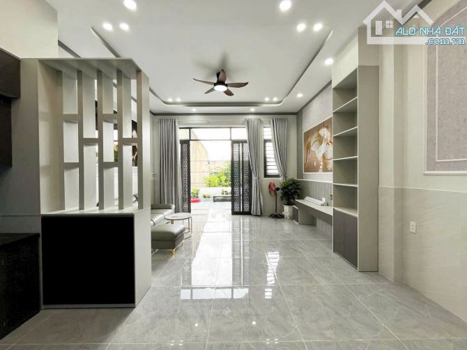 Bán nhà riêng tại Giồng Lớn, 1,650 tỷ, 90m2, Chính chủ giá cực tốt - 1