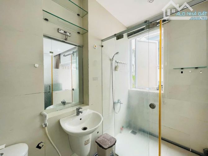 Mặt tiền đường số 4 cư xá đô thành - 44m2 - 5 tầng - 13,5 tỷ thương lượng - 1