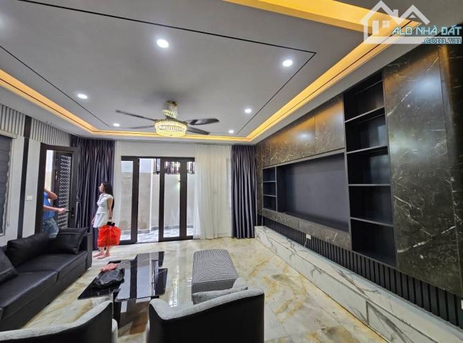 Cần bán nhà phố Ngọc Thụy, Long Biên 54m, 7 tầng, mặt tiền 4m, giá 12 tỷ. - 1