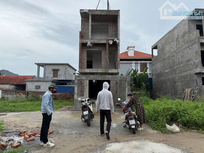 ✅ Bán nhà 3 tầng gần 80m2 sát đường Máng Nước, Thuỷ Nguyên, Hải Phòng giá 3.6x tỷ.  👉 Căn - 1