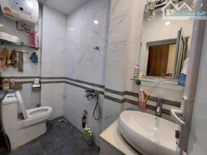 BÁN GẤP NHÀ KHÂM THIÊN ĐỐNG ĐA 30m2, 5 TẦNG MẶT TIỀN 4,7m GIÁ  7.2 TỶ - 1