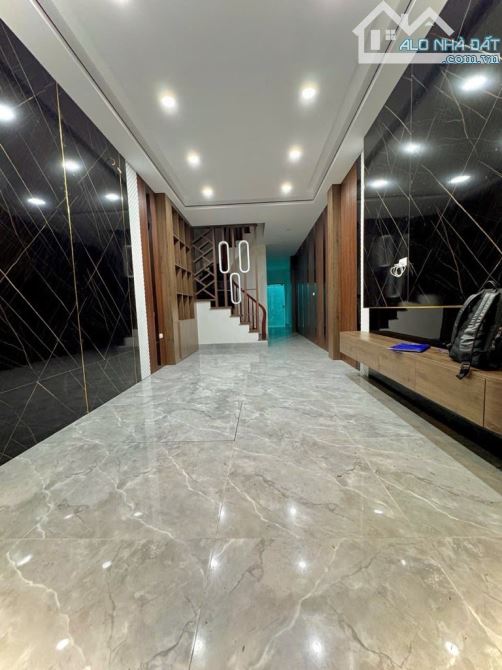 Bán nhà Tân Mai , ngõ ô tô , ô tô vào nhà , thang máy , kinh doanh . DT 55m x 5T x 16,8 Tỷ - 1