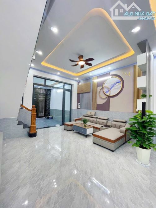 Bán nhà lầu 110m2 MTKD đường ô tô gần Chợ Quang Thắng Trảng Dài Biên Hòa có 3 tỷ 290tr - 1