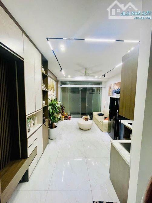Cách 1 nhà ra mặt phố Vũ Trọng Phụng 5tầng 32m2 MT 4.1m đủ nội thất ở, cho thuê kinh doanh - 1