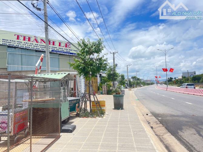 CHÍNH CHỦ  GỬI EM BÁN LÔ ĐẤT MẶT TIỀN 44 B  BÂY GIỜ LÀ ĐƯỜNG 996 C ,  /-rose /-rose /-rose - 1