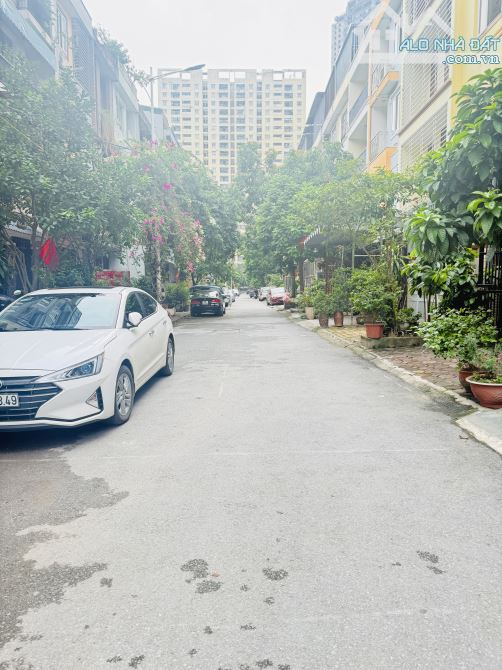 18 tỷ sở hữu ngay nhà khu DT Văn Khê- Hà Đông. 83m2. 5T. 2 thoáng trước sau. - 1