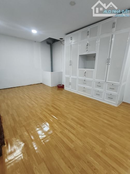 MẶT TIỀN NGUYỄN PHÚC NGUYÊN QUẬN 3 NHÀ C4 NGANG ĐẸP 4.8M VUÔNG A4 TIỆN XÂY MỚI CHỈ 14.9TỶ - 1