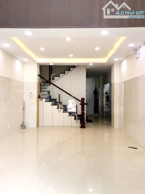 Giảm 32 tỷ về 27 Tỷ - Nhà 7 Tầng - Ngay CMT8, Quận 3 - DT: 4m x 16m - 1