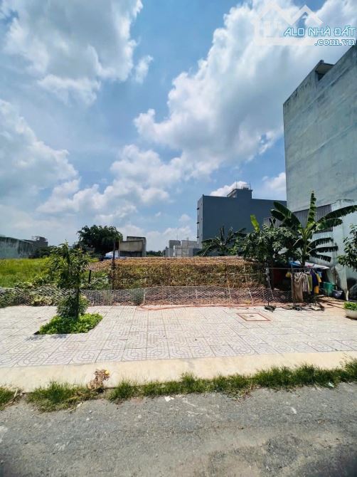 Đầu tư đất liền kề KCN Lê Minh Xuân 3 - Thổ cư full sổ- đơn giá chỉ từ 15triệu/m2 - 1