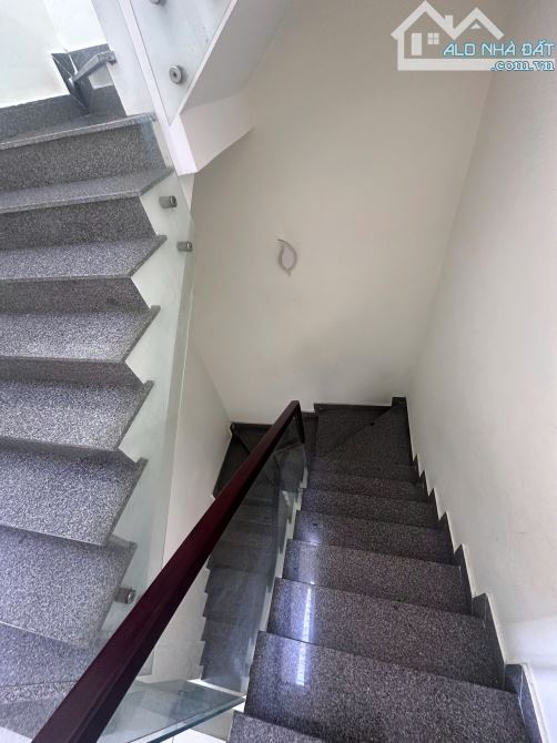 Nhà 3 tầng hẻm Lạc Long Quân Phước Tân dt 54m2 giá 4 tỷ - 1