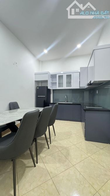 Chính chủ gửi bán Căn nhà Lệnh Cư - DT:33m2 - 4N - Dân xây chắc chắn - Ở Ngay. - 1