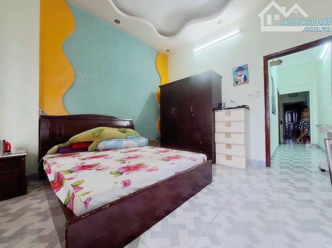 Bán nhà Bình Tân, Quốc Lộ 1A, hẻm xe tải, 85m2, 3 lầu, chỉ nhỉnh 5 tỷ, bao đầu tư - 1
